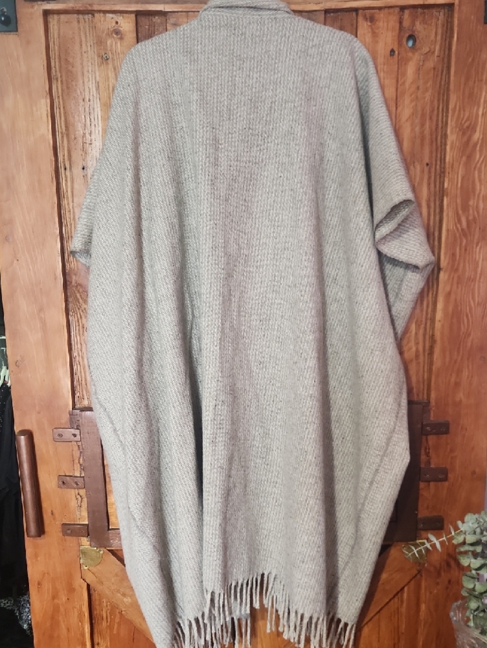 Cozy Fringe Knit Ruana Wrap - Light Gray - Picture 2 of 2